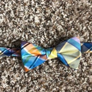 Izod bow tie